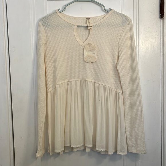 Altar’d State Ivory Top - Picture 1 of 5